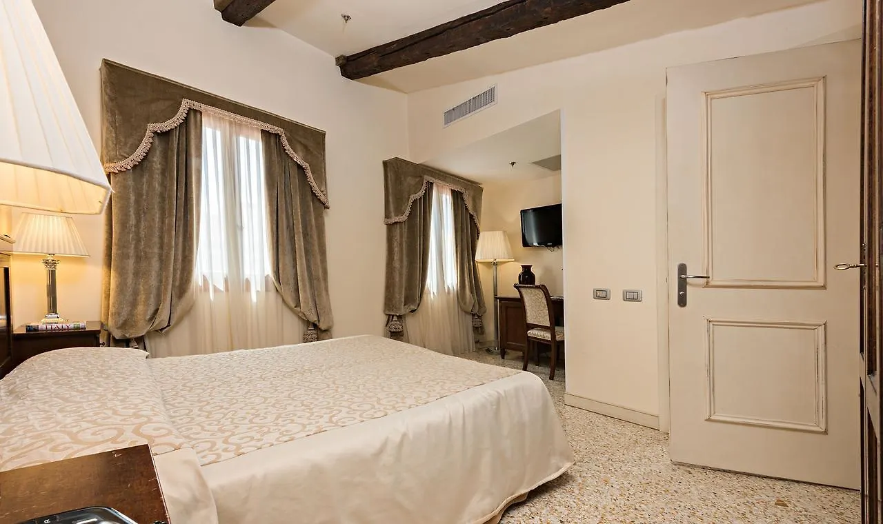Hotel Dell'Opera Benátky