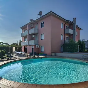 Aparthotel Giada Palace - **